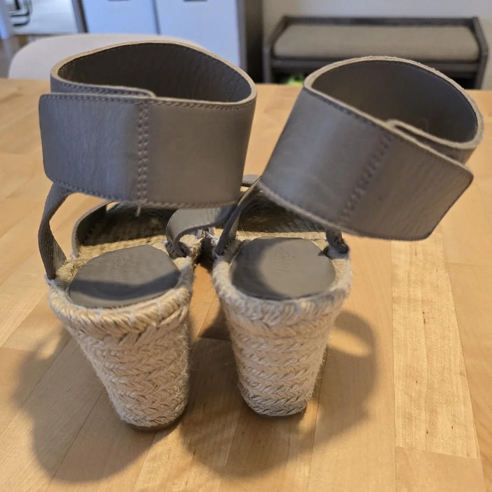 Vince Espadrille Wedges Grey Beige Size 8M